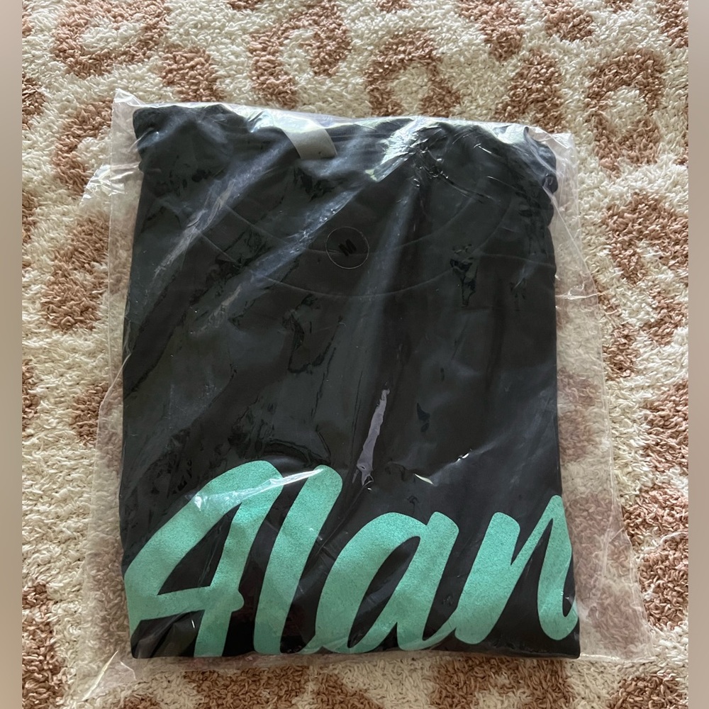 Tee shirt